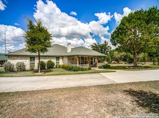 888 Brushy Creek Dr, Lakehills, TX 78063