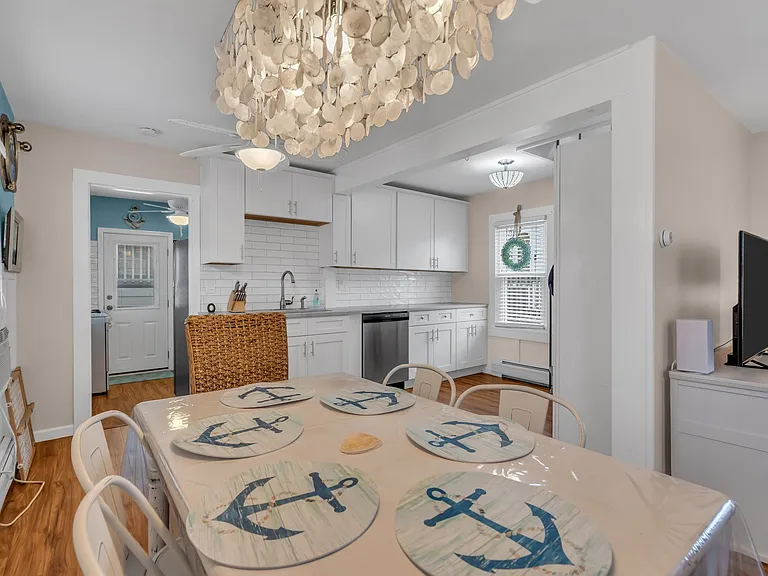 227 Bay Ter — Photo 13