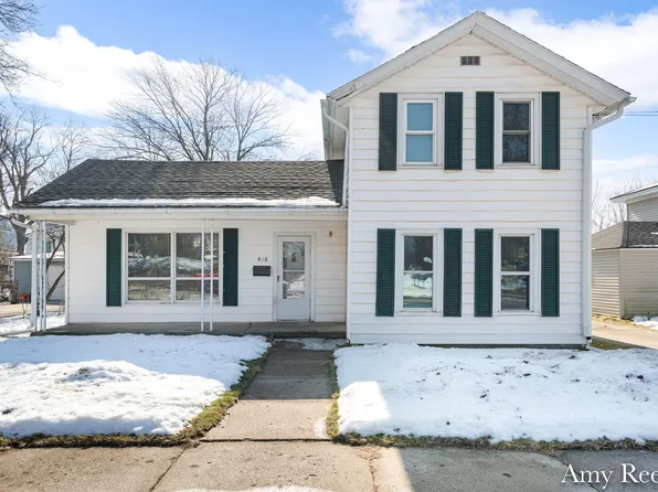 418 Elm St SE, Lowell, MI 49331