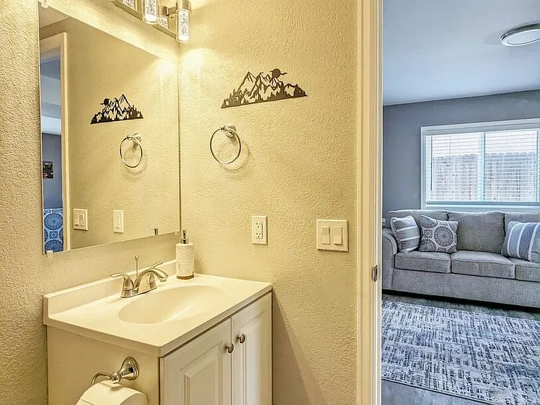 3330 Mirage Dr — Photo 50
