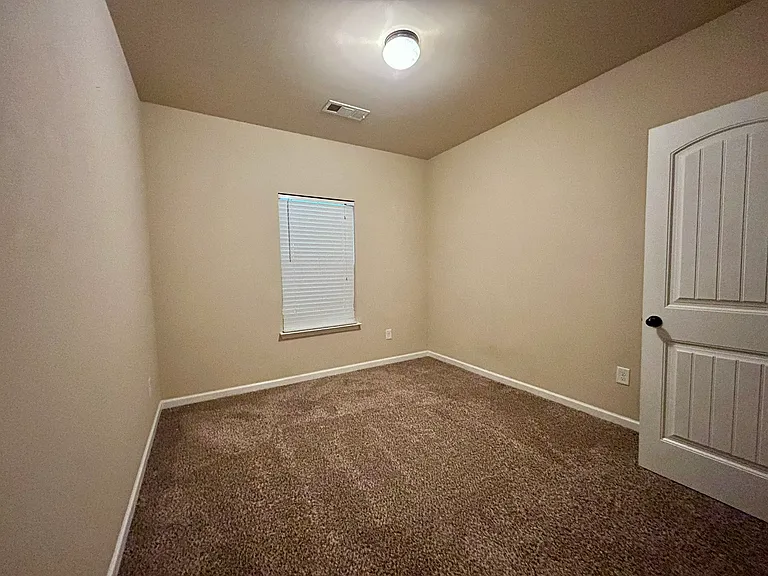 690 Oakside Pl — Photo 34