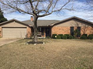 105 Devonshire Ln, Palestine, TX 75803