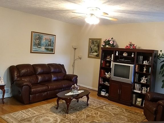 3rd image of 2074 Watercrest Cir