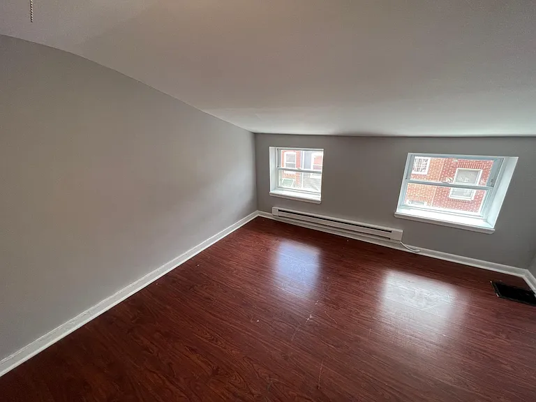 505 Wyeth St — Photo 8