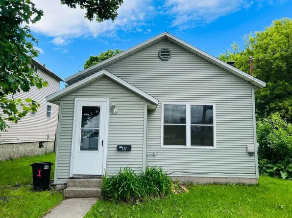 727 Peck St, Sault Sainte Marie, MI 49783