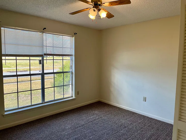 5629 Loranger Dr — Photo 9