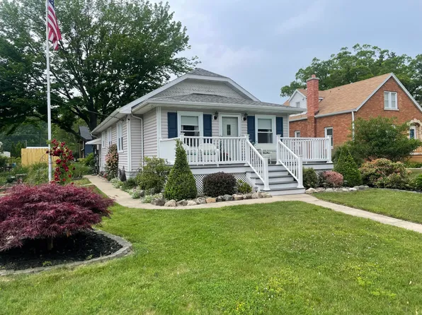 108 S Berrien St, New Buffalo, MI 49117