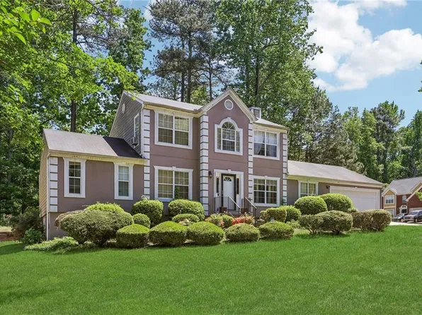 1068 Shadow Lake Dr, Lithonia, GA 30058