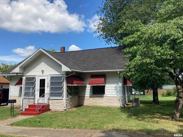 1012 S 12th St, Herrin, IL 62948
