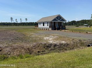 579 Stokestown Rd, Wallace, NC 28466