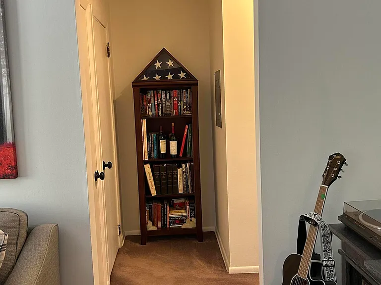 204 Manor E — Photo 11