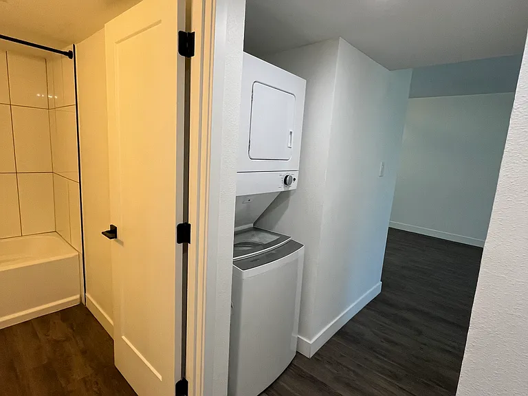 Lofts on 3rd — Photo 8