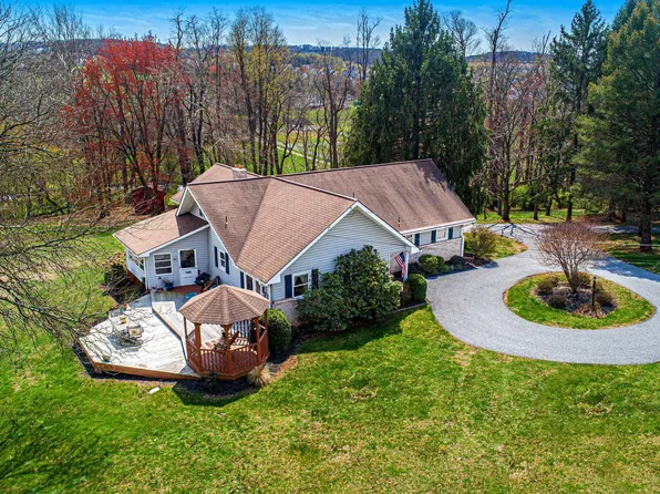 1285 Homewood Rd, York, PA 17402