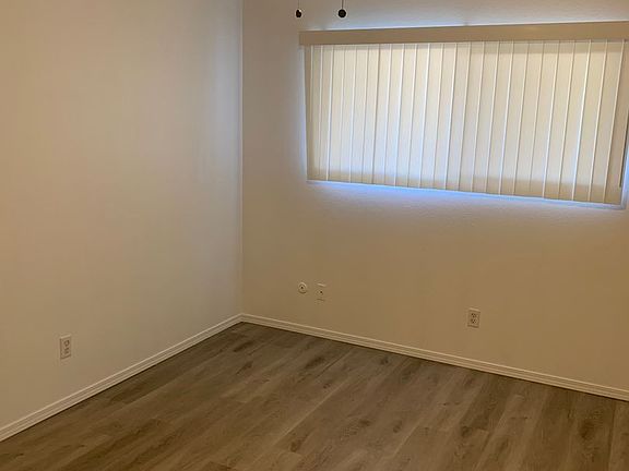 2nd image of 1990 Parker Pl