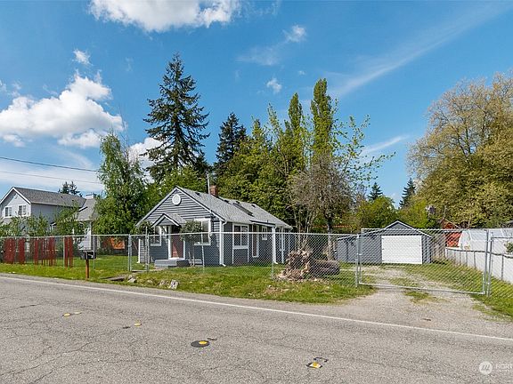 3rd image of 3220 S 152nd Street