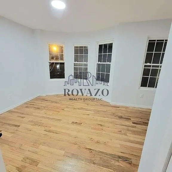 378-379 S 20th St #2R — Photo 5