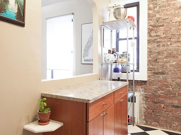 3rd image of 233 Park Pl APT 18
