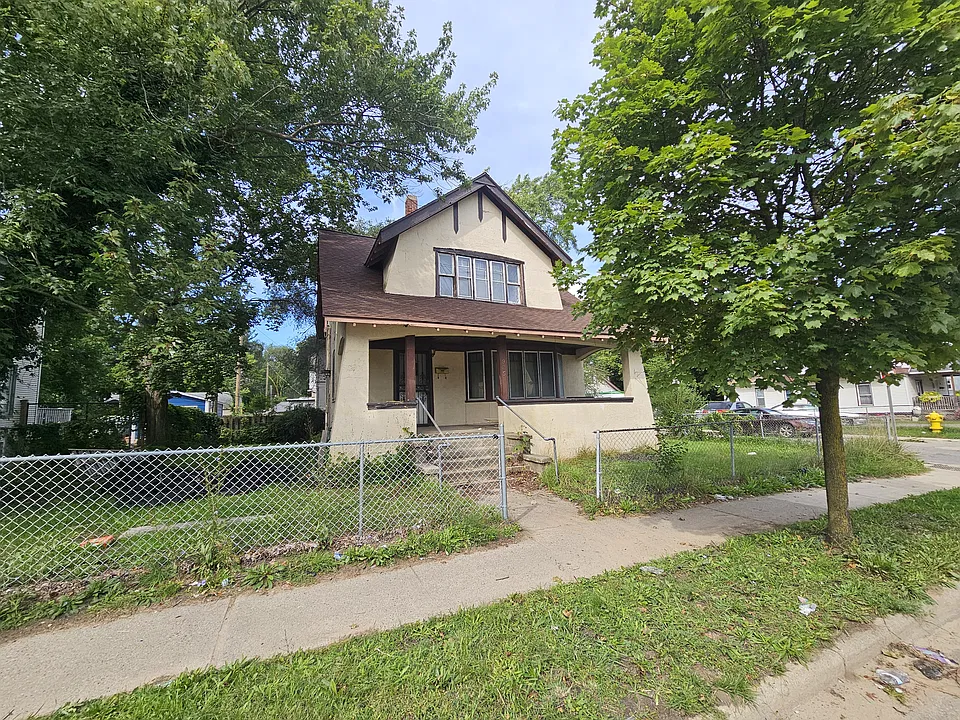 925 Eastern Ave SE