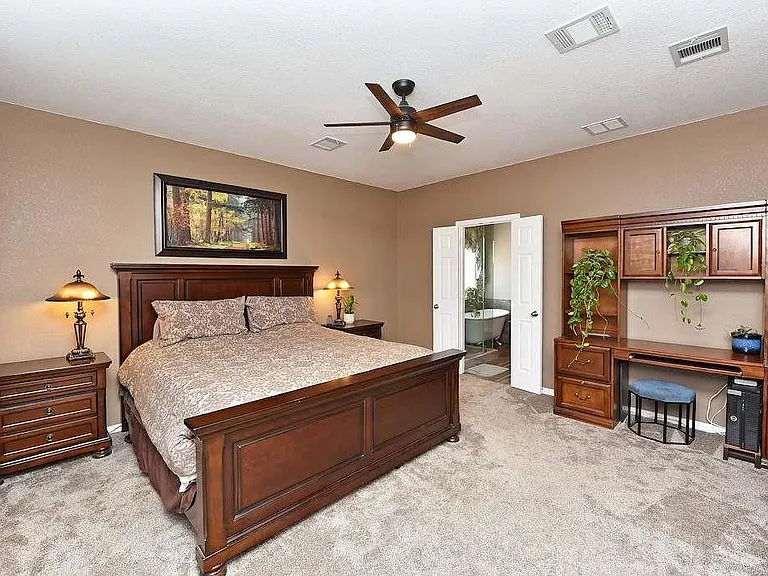 22121 Atwater Canyon Ln — Photo 10