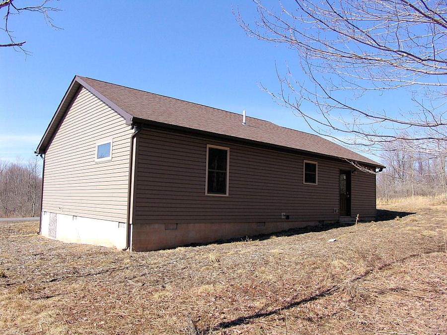 2nd image of 304 Goldfinch Ln