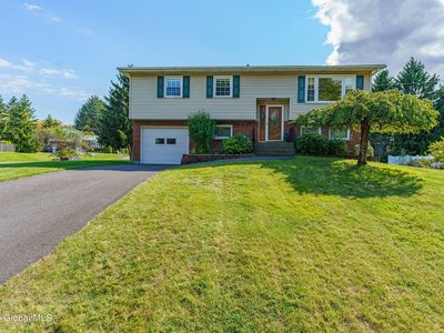 6 Mallard Lane, Latham, NY, 12110