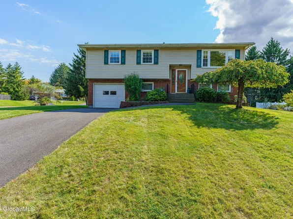 6 Mallard Lane, Latham, NY 12110