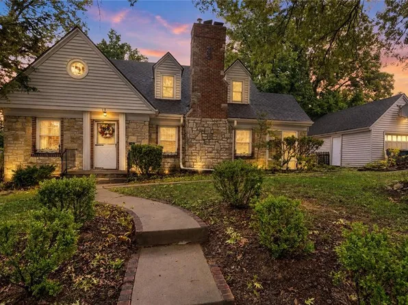 15 Moss Ave, Liberty, MO 64068