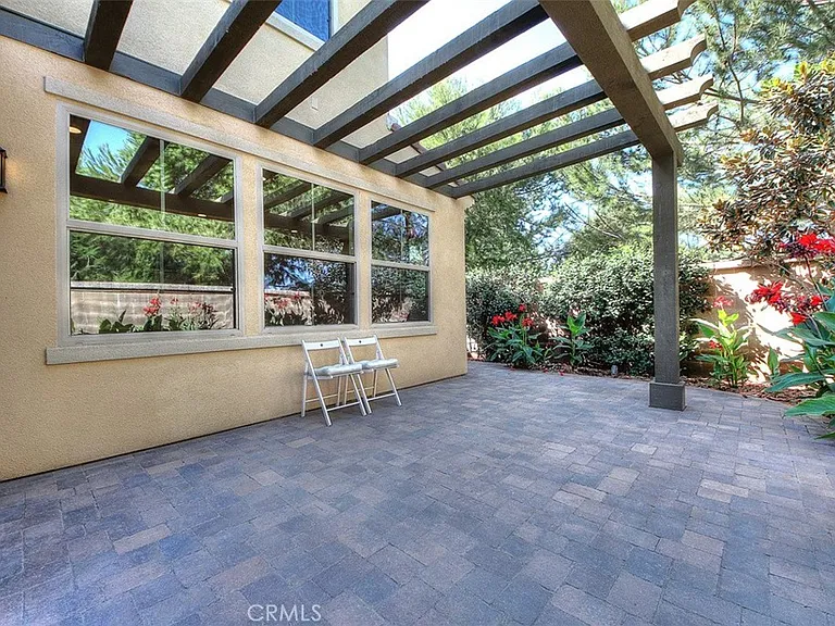 46 Larkfield — Photo 26