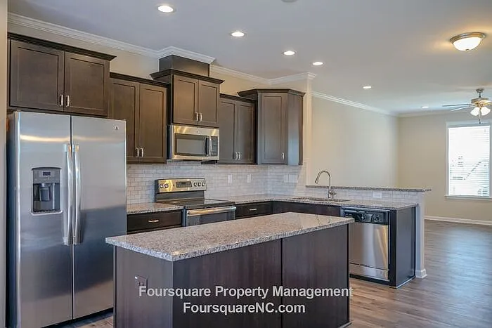 6405 Giddings St — Photo 17