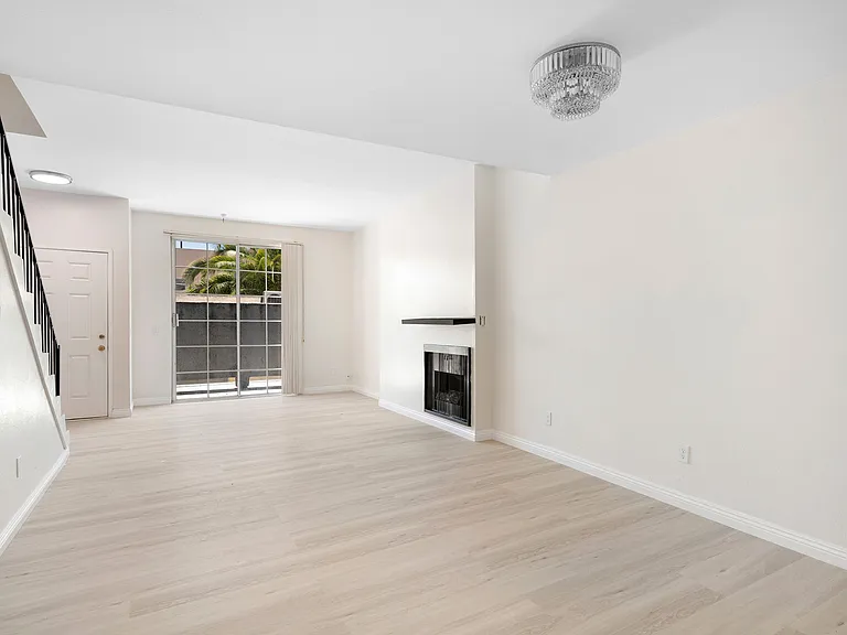 4328 Whitsett Ave #3 — Photo 11