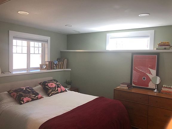 5th image of 23 Lexington Ave Unit B