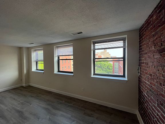 5th image of 1088 Boylston St