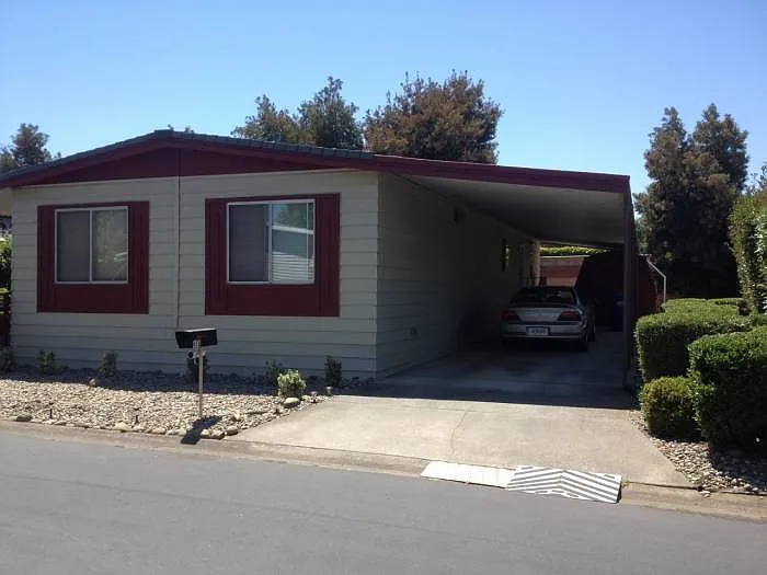 450 Royal Crest Cir photo 1