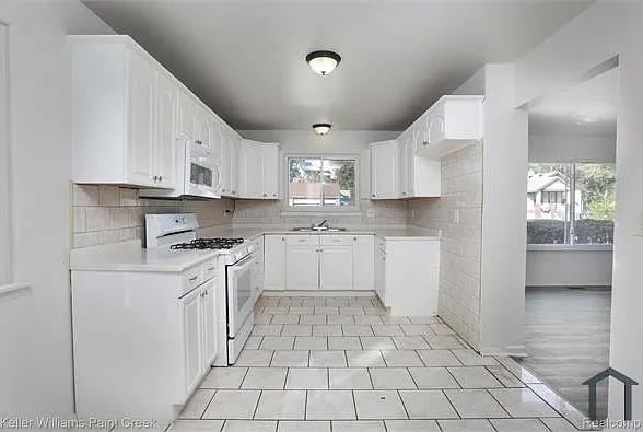 8278 Chalmers Ave — Photo 10