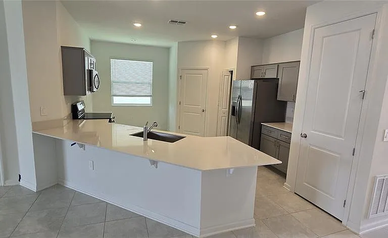 1433 Deepwater Cir #A — Photo 4