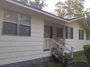 990 Ivanhoe Dr, Woodville, TX 75979