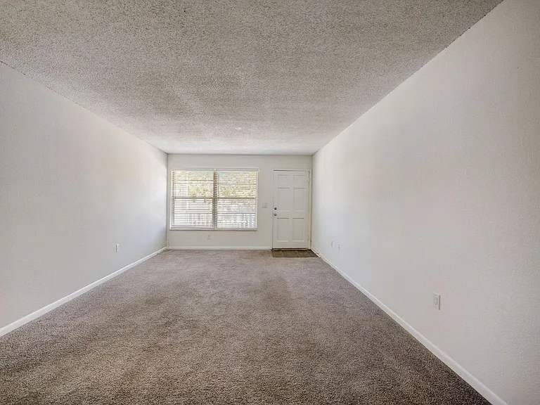 Flagler Pointe Apartments — Photo 29