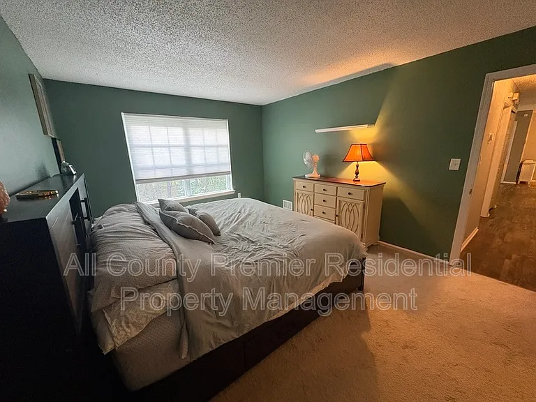 60 Versailles Ct — Photo 15