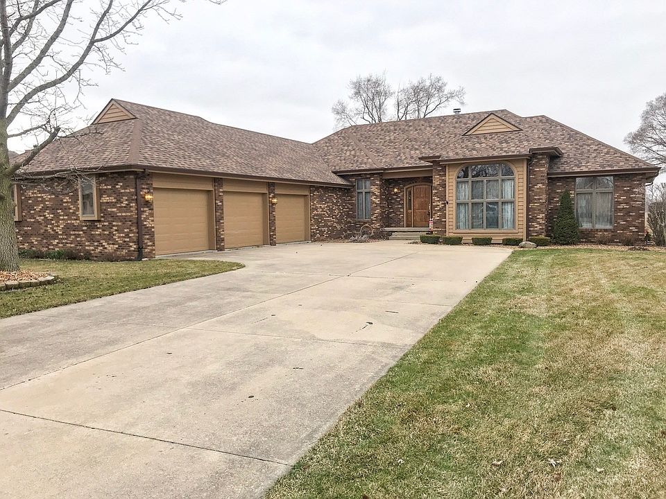 1st image of 445 N Luxford Ct