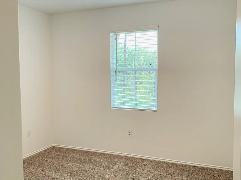 1100 Winnie Dr — Photo 19