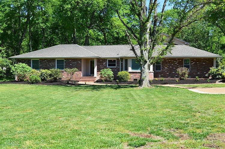 1st image of 740 Brownlee Dr