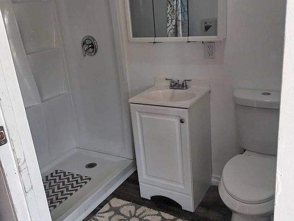 3rd image of 668 Carla Ave #2