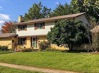 315 Winterset Dr, Englewood, OH