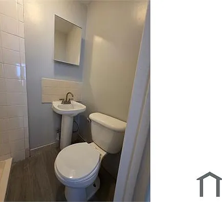 18 Seymour St #2R — Photo 9
