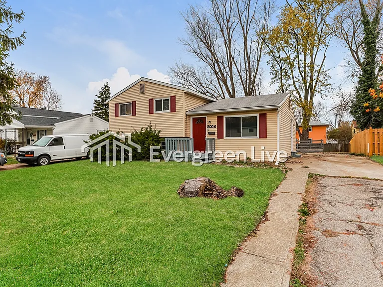 5036 Albany Dr — Photo 2