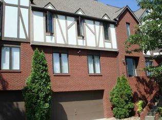 459 Dover Dr, Pittsburgh, PA