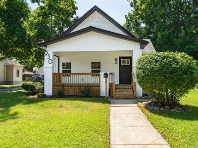 930 W Macarthur Ave, Bloomington, IL, 61701