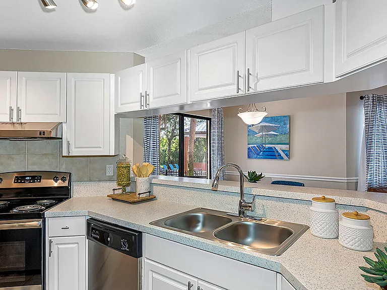 Winthrop West — Photo 1