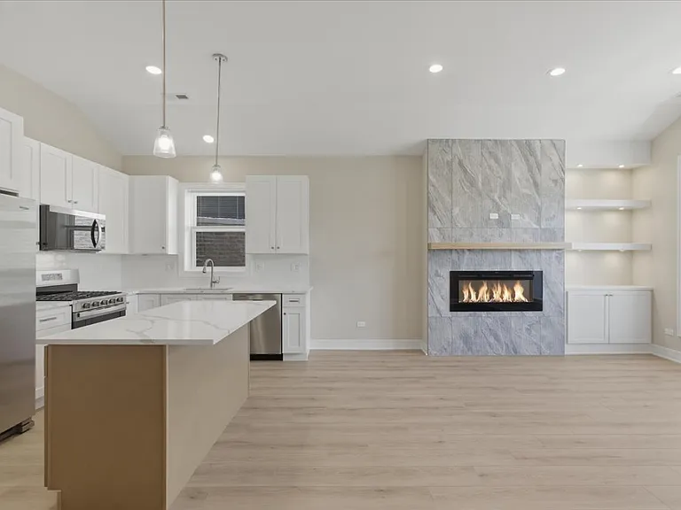 4932 S Champlain Ave #3 — Photo 6