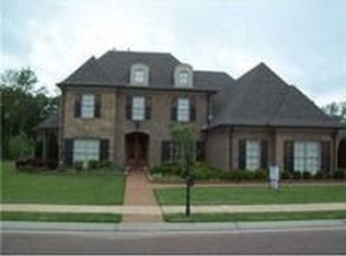 821 Shadow Walk Ln, Collierville, TN 38017